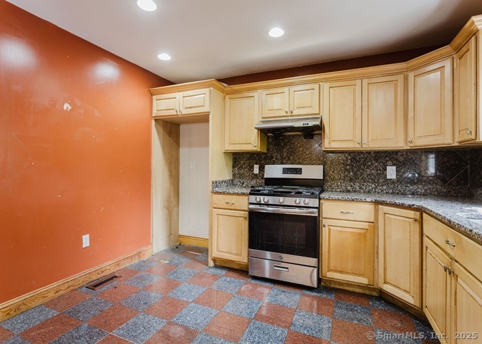 32 Marshall Avenue Trumbull, CT 06611 - Photo 10 of 21