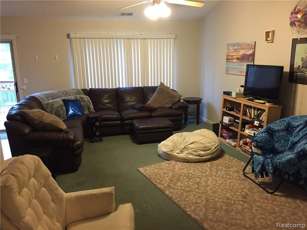 46070 Reedgrass Lane Belleville, MI 48111 - Photo 6 of 17 great room 3.jpg
