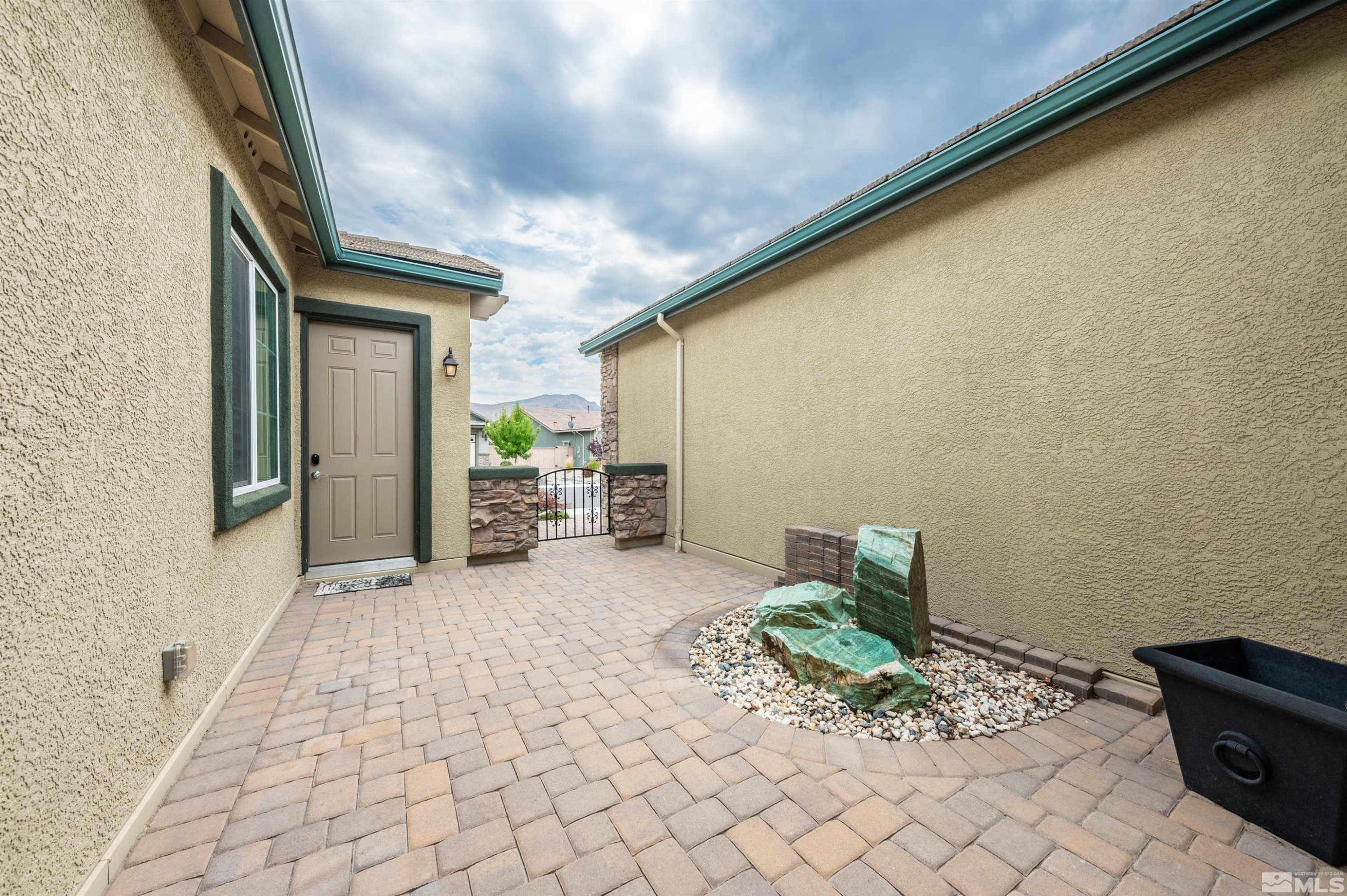 9815 Dyevera Lane Reno, NV 89521 - Photo 3 of 39