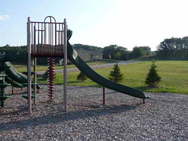 601 Ridge Drive Mazomanie, WI 53560 - Photo 4 of 7