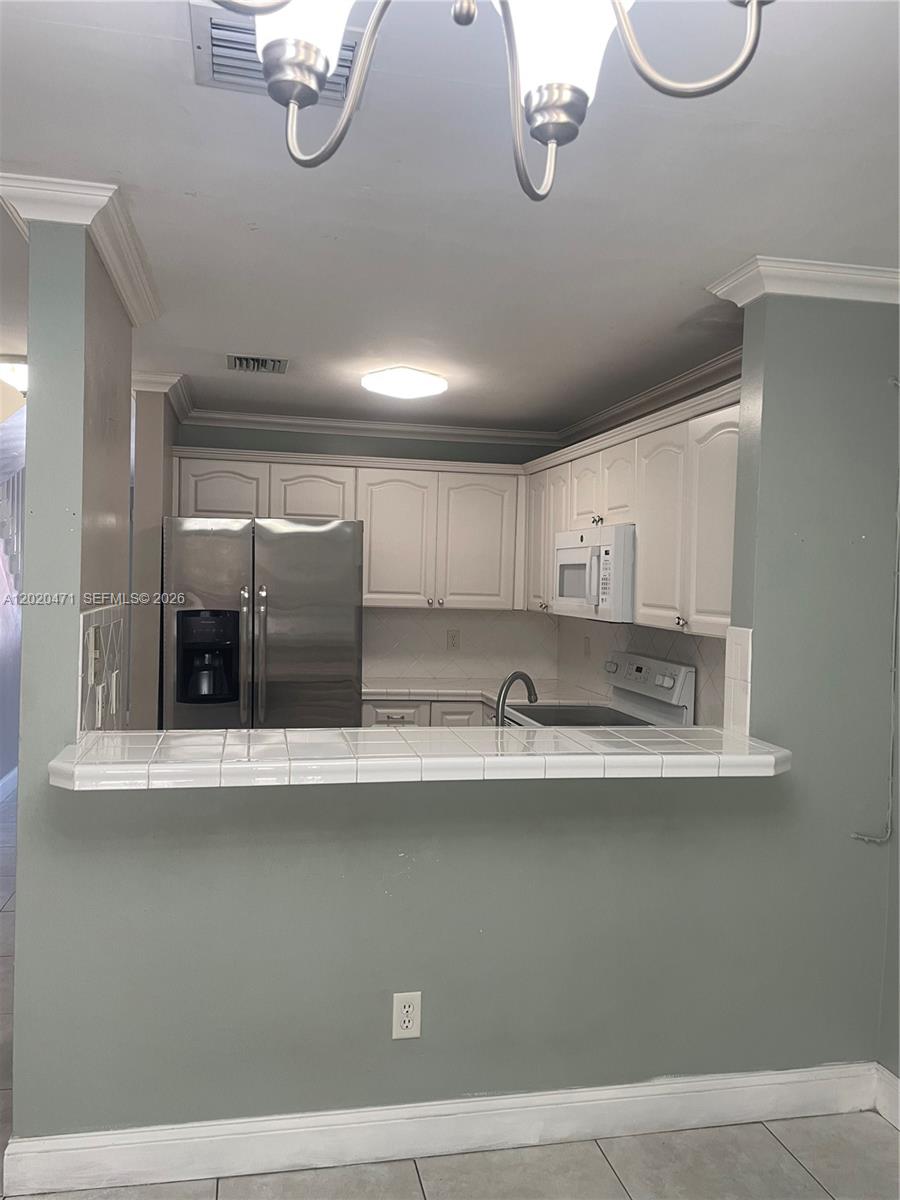 655 West 68th Street, Unit 4 Hialeah, FL 33014 - Photo 4 of 8