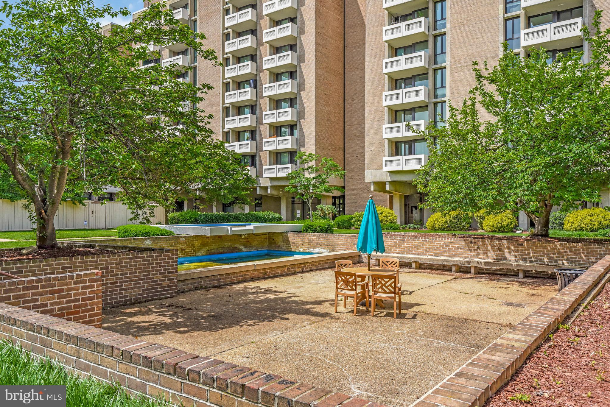 300 M Street Southwest, Unit N508 Washington, DC 20024 - Photo 27 of 32 a park with view of building