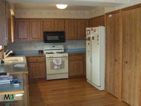 47700 Concord Road Macomb, MI 48044 - Photo 3 of 9 663156-2.JPG