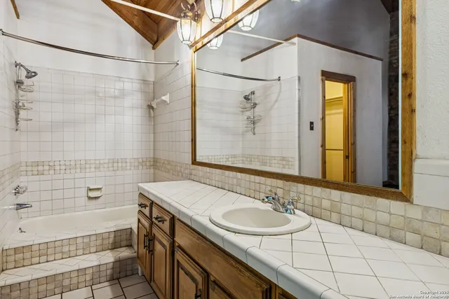 $1,900,000 | 430 Stoney Ridge, Bulverde, TX 78163