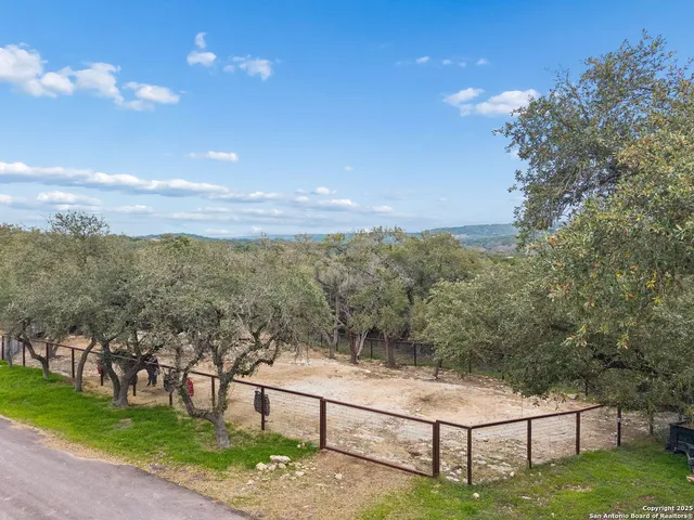 $1,900,000 | 430 Stoney Ridge, Bulverde, TX 78163