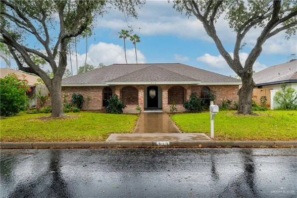 $2,450 | 313 Xanthisma Avenue, McAllen, TX 78504