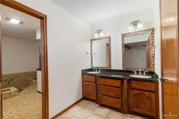 $2,450 | 313 Xanthisma Avenue, McAllen, TX 78504