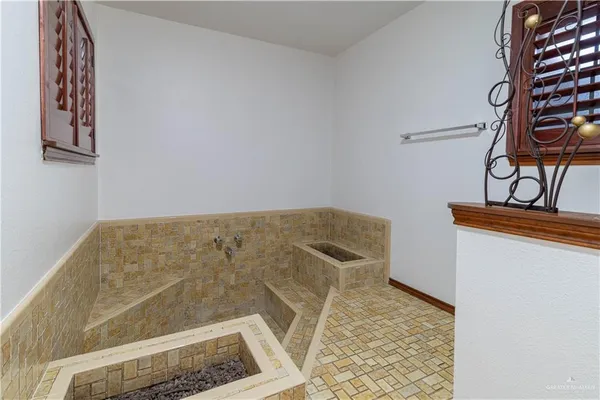 $2,450 | 313 Xanthisma Avenue, McAllen, TX 78504