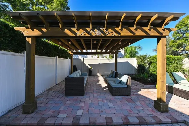 $895,000 | 12529 St Charlotte Drive, Tampa, FL 33618