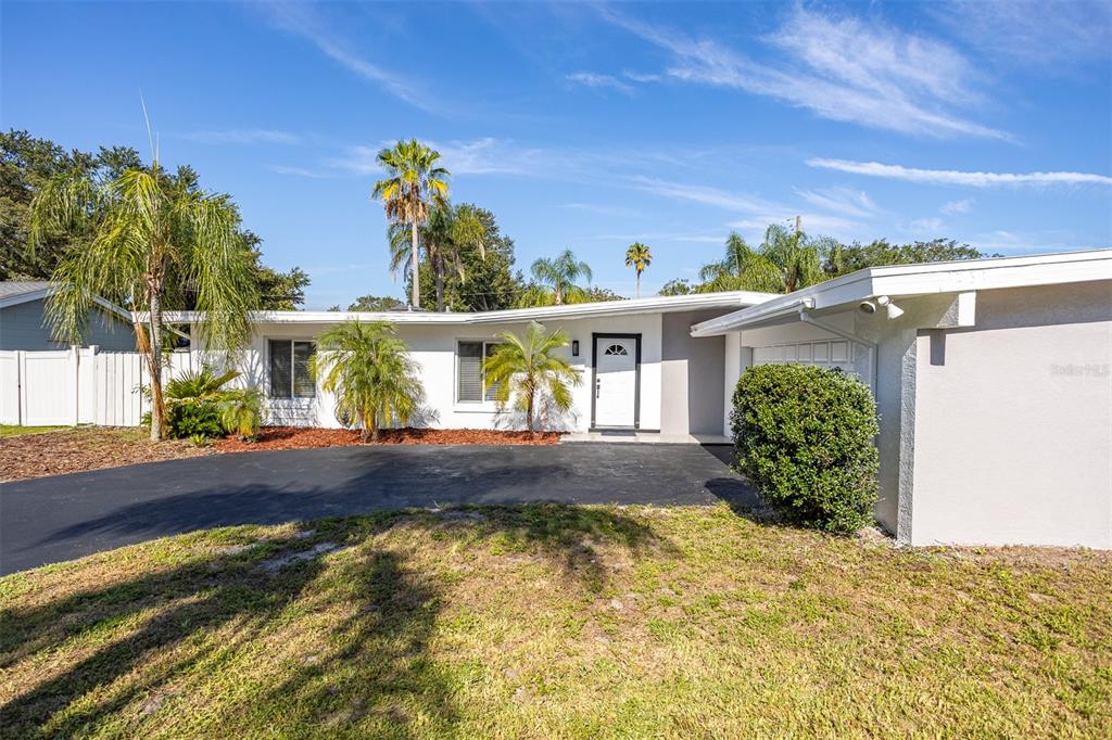 1231 Sidcup Road Maitland, FL 32751 - Photo 39 of 39 a view of a house with a swimming pool