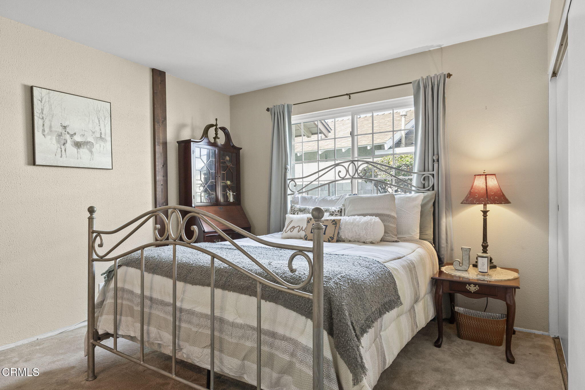 311 De Anza Way Oxnard, CA 93033 - Photo 12 of 20 Primary Bedroom