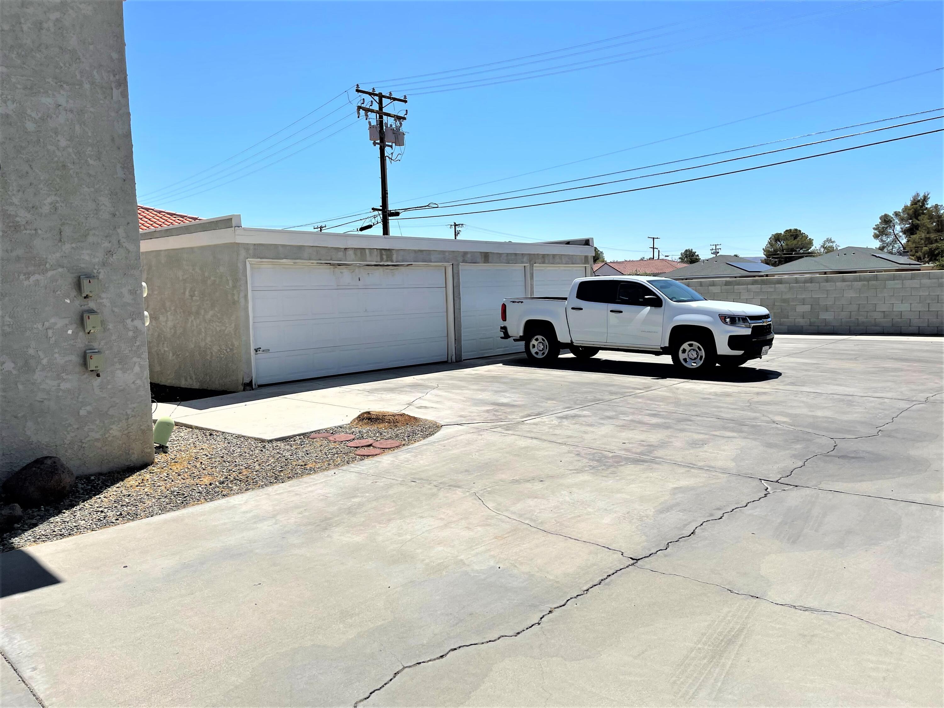 517 West Ward Avenue Ridgecrest, CA 93555 - Photo 3 of 18