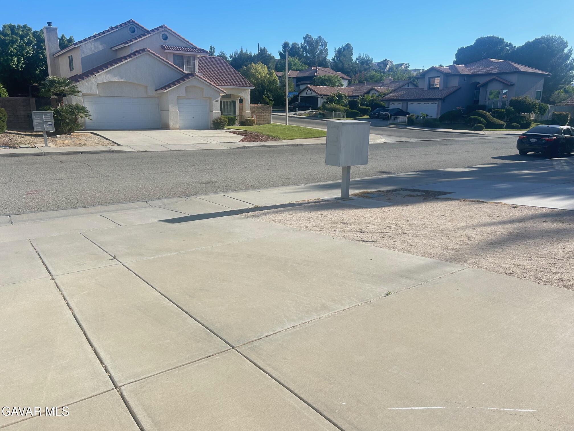 3039 Conestoga Canyon Road Palmdale, CA 93550 - Photo 3 of 37 con 53
