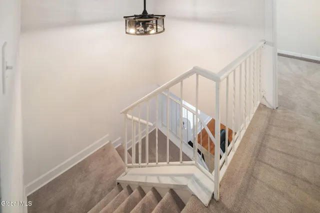 $289,900 | 16 Flintlock Lane, Halfmoon, NY 12065