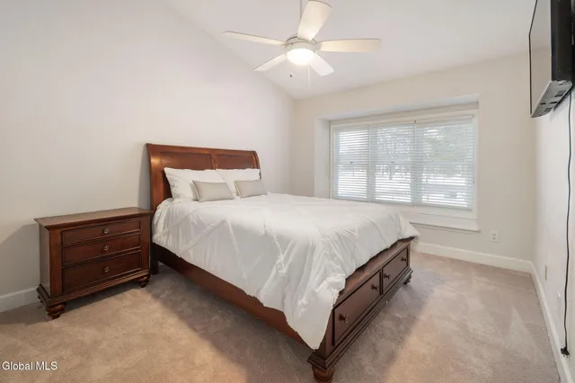 $289,900 | 16 Flintlock Lane, Halfmoon, NY 12065