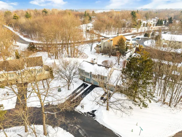 $289,900 | 16 Flintlock Lane, Halfmoon, NY 12065