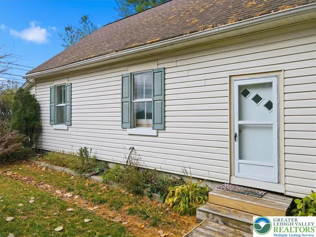 $249,900 | 2382 Highway 115, Brodheadsville, PA 18322