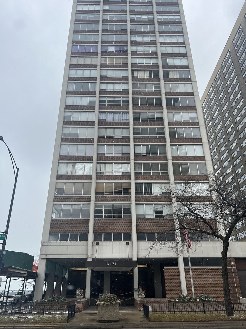6171 North Sheridan Road, Unit 304 Chicago, IL 60660 - Photo 2 of 26