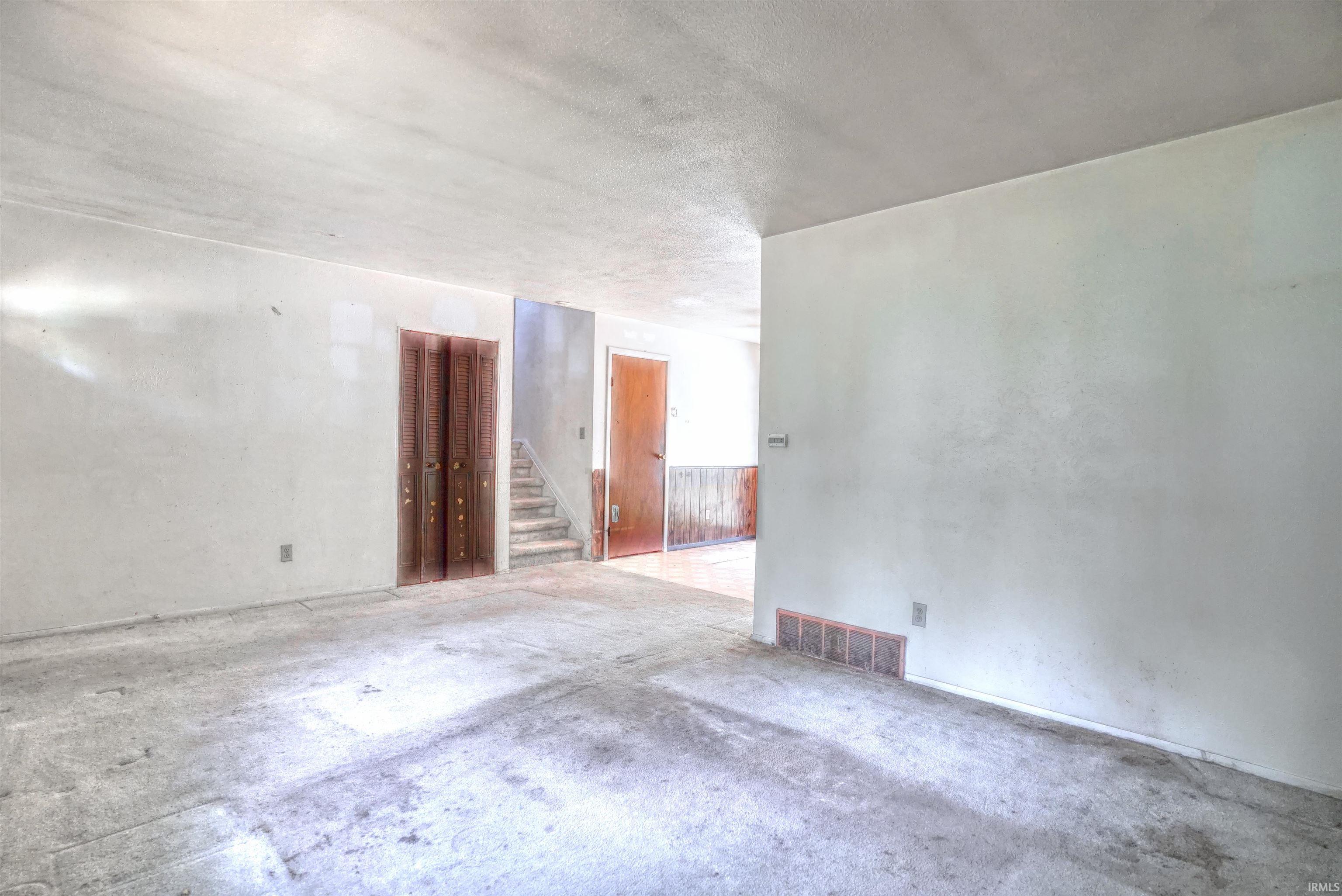 54811 Pine Road South Bend, IN 46628 - Photo 14 of 32