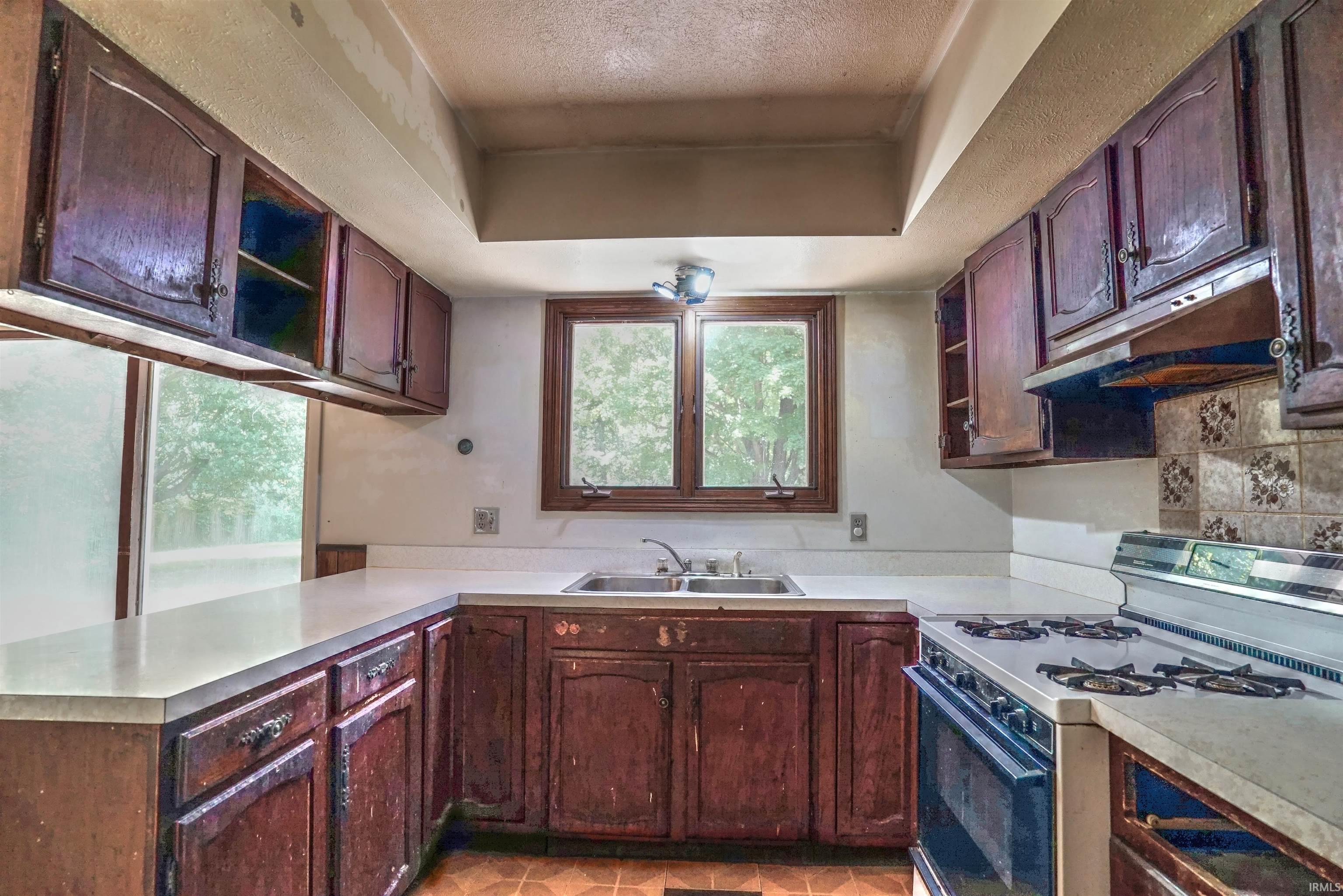 54811 Pine Road South Bend, IN 46628 - Photo 17 of 32