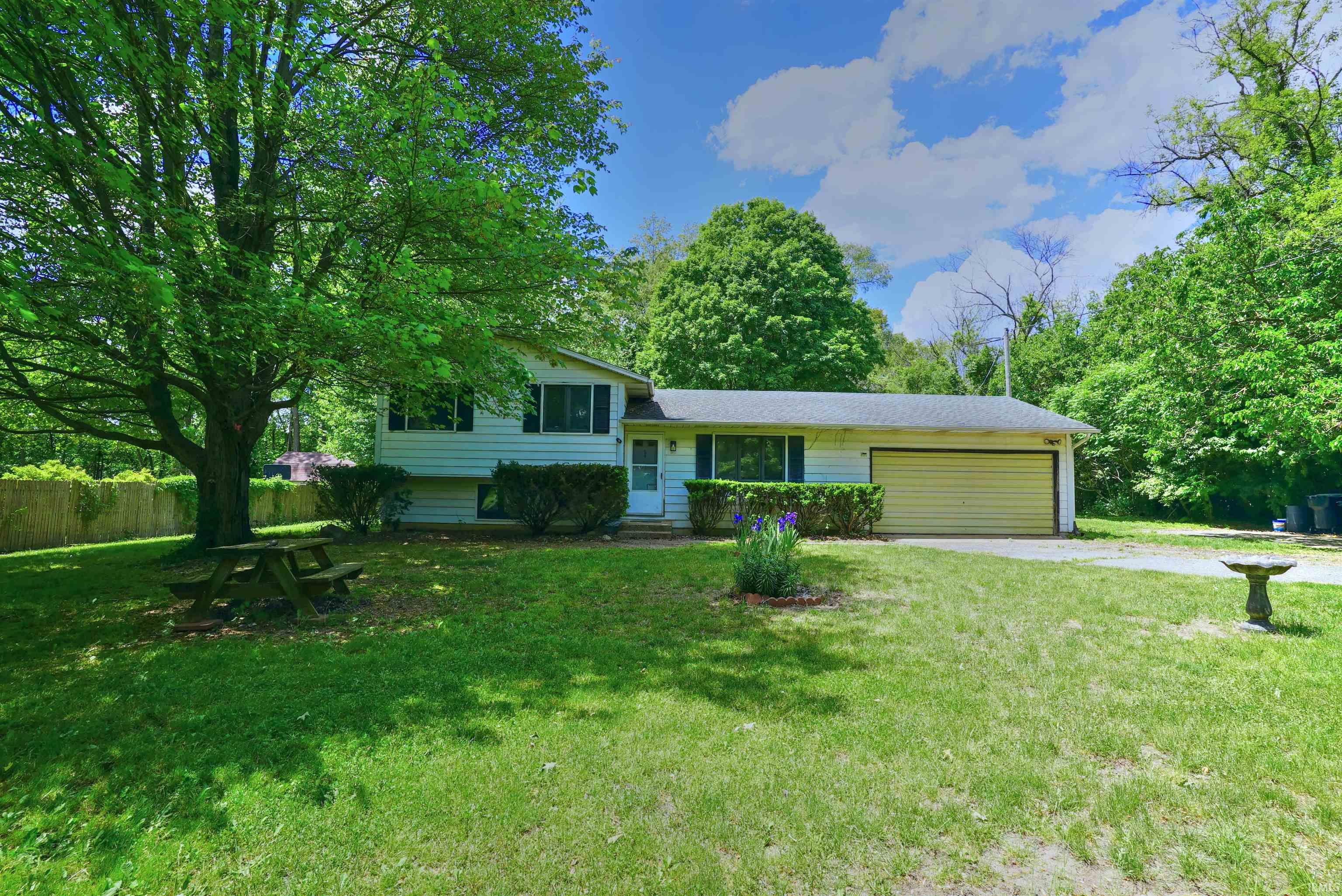 54811 Pine Road South Bend, IN 46628 - Photo 4 of 32