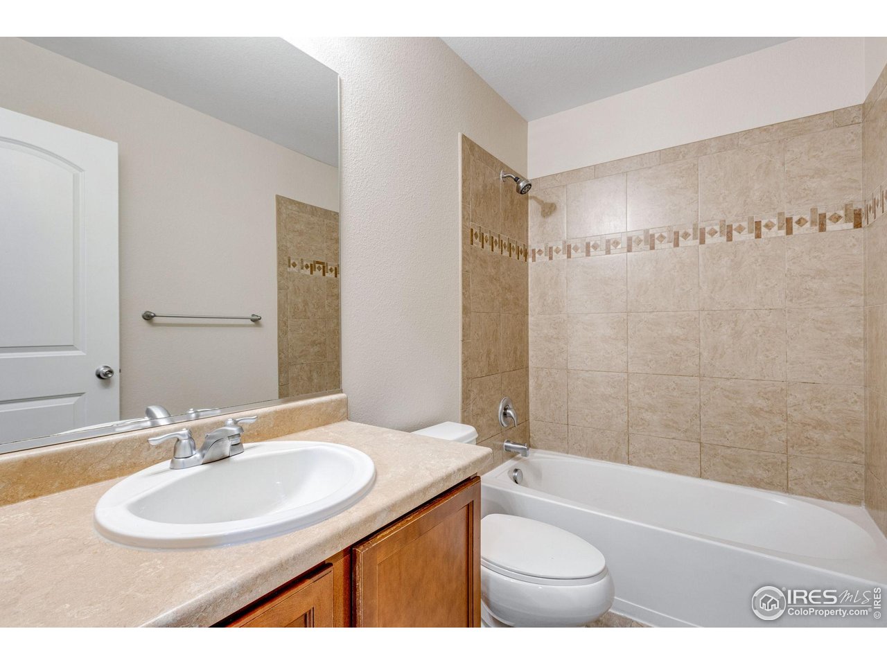 1554 Benfleet Court Windsor, CO 80550 - Photo 19 of 26 Full Bathroom