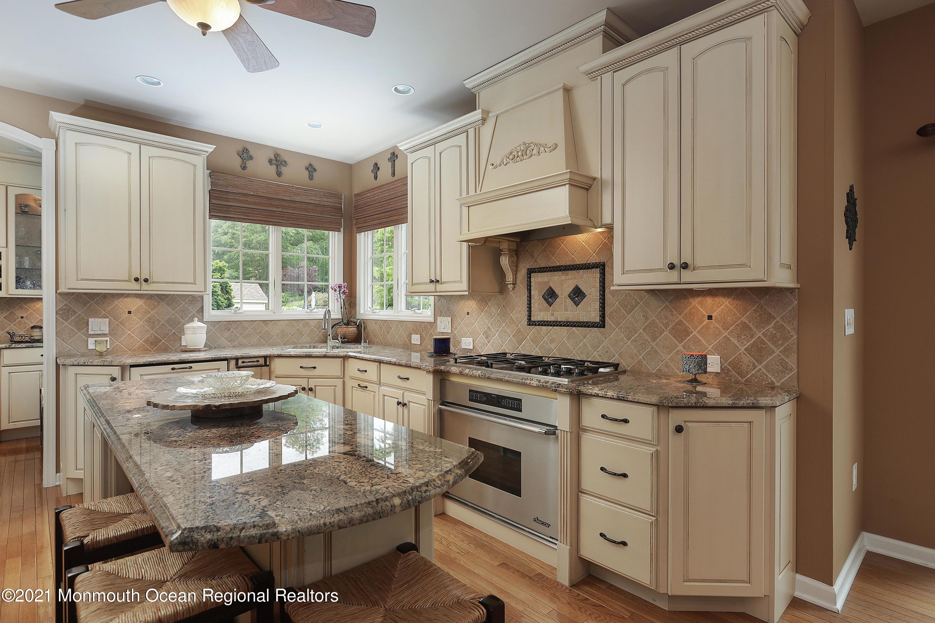 291 Bennington Road Freehold, NJ 07728 - Photo 17 of 53 1T4A5384