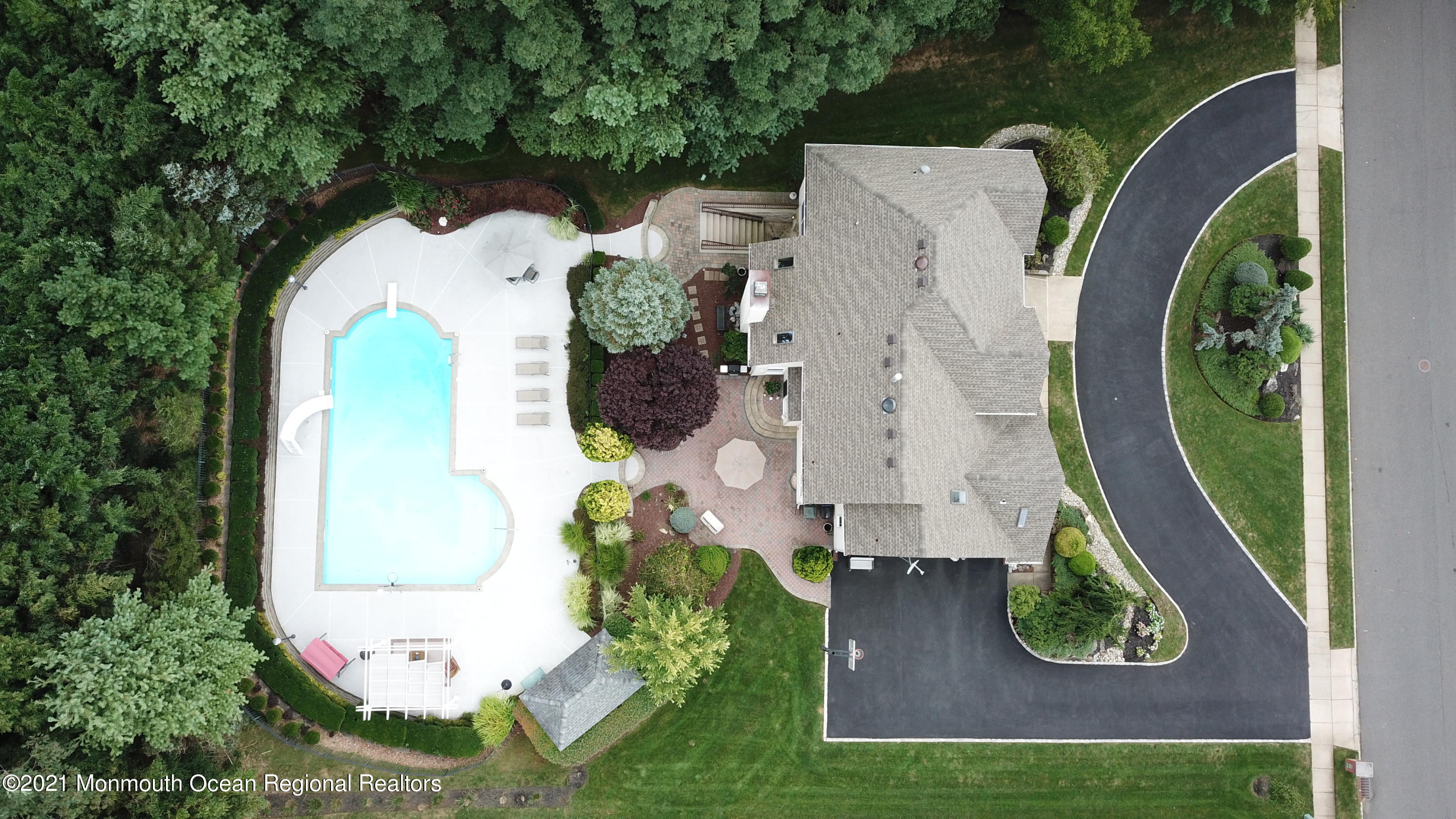 291 Bennington Road Freehold, NJ 07728 - Photo 4 of 53 DJI_0052