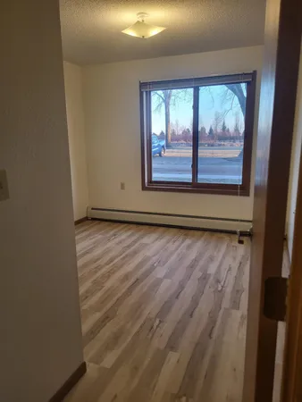 $1,000 | 609 Main Street South, Unit 4, Renville, MN 56284