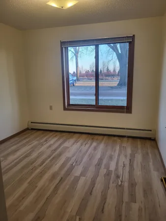 $1,000 | 609 Main Street South, Unit 4, Renville, MN 56284