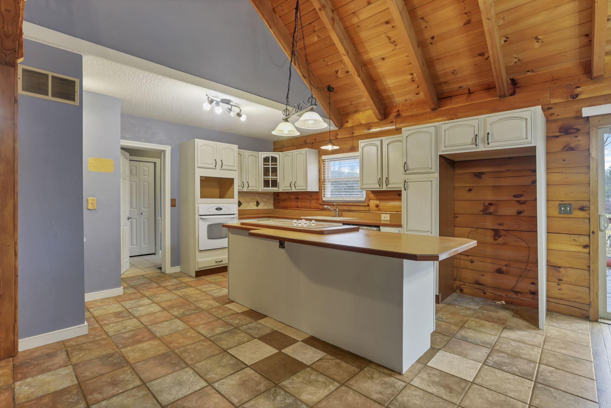 7760 Township Road Fredericktown, OH 43019 - Photo 14 of 74 .