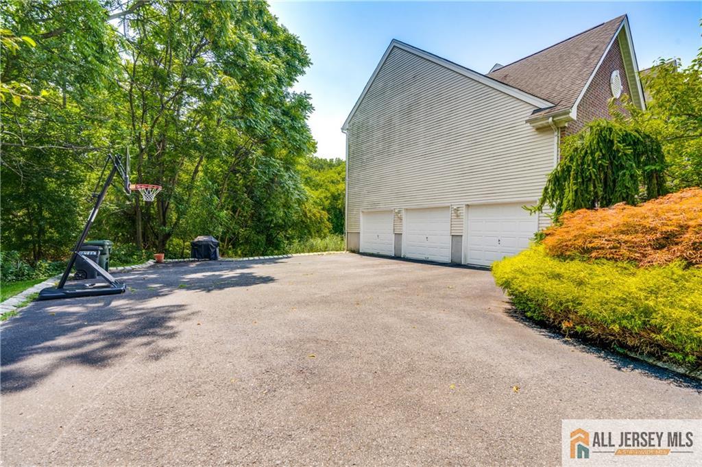 35 Old Mill Road Marlboro, NJ 07746 - Photo 41 of 54 Gallery Image 41