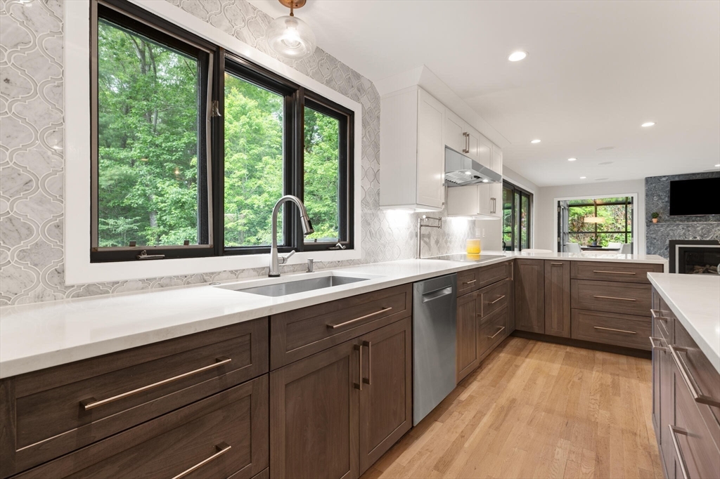 7 Merifield Lane Natick, MA 01760 - Photo 7 of 41 Gallery Image 7