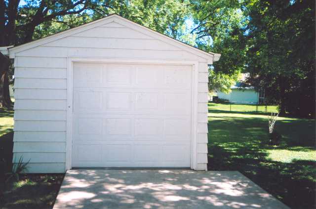 3206 North Indiana Avenue Peoria, IL 61603 - Photo 3 of 9