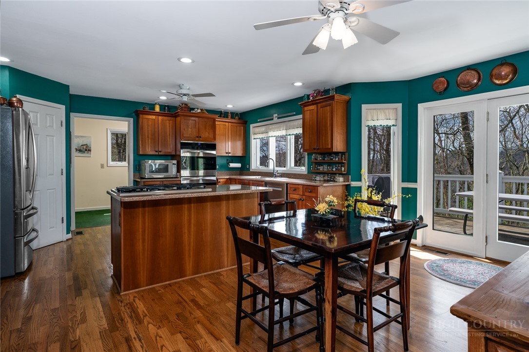 146 Highland Ridge Road Blowing Rock, NC 28605 - Photo 17 of 47