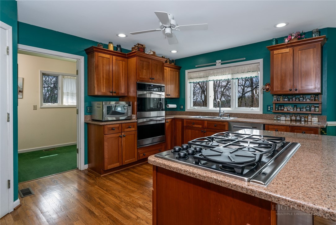 146 Highland Ridge Road Blowing Rock, NC 28605 - Photo 18 of 47