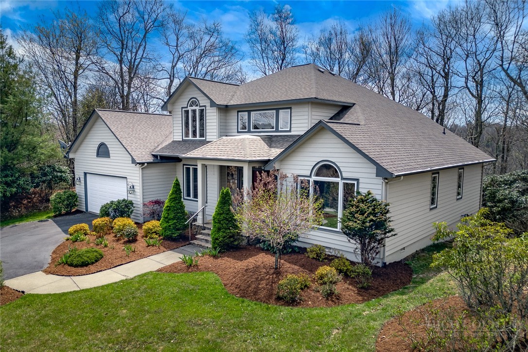 146 Highland Ridge Road Blowing Rock, NC 28605 - Photo 2 of 47