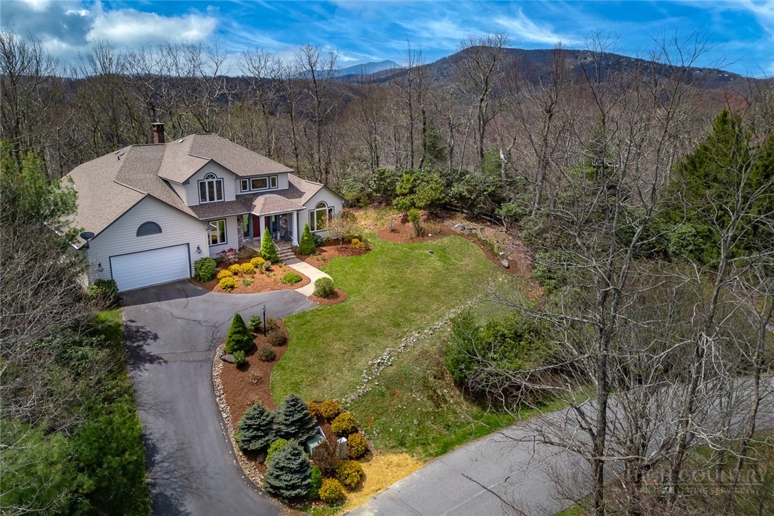 146 Highland Ridge Road Blowing Rock, NC 28605 - Photo 4 of 47