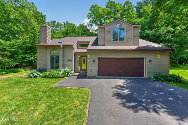 $514,900 | 15 Arbor Lane, Clifton Park, NY 12065