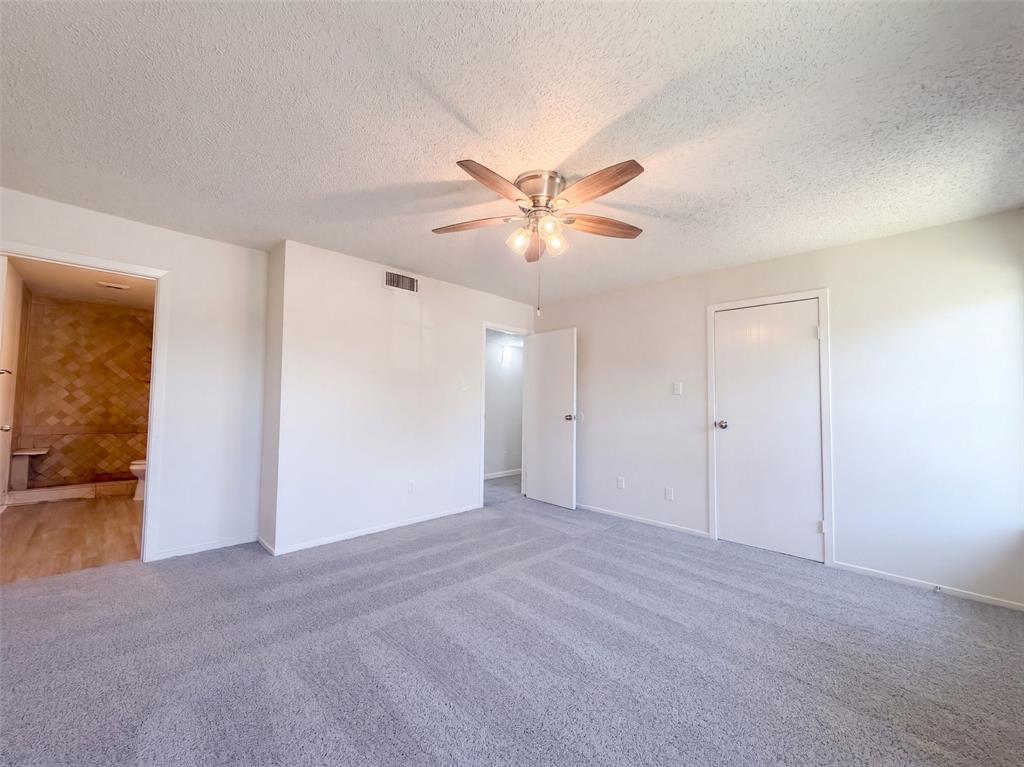 526 Royal Valley Road Grand Prairie, TX 75052 - Photo 11 of 21 Gallery Image 11