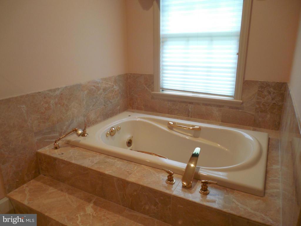 1602 Stony Battery Road Lancaster, PA 17601 - Photo 13 of 24 Gallery Image 13