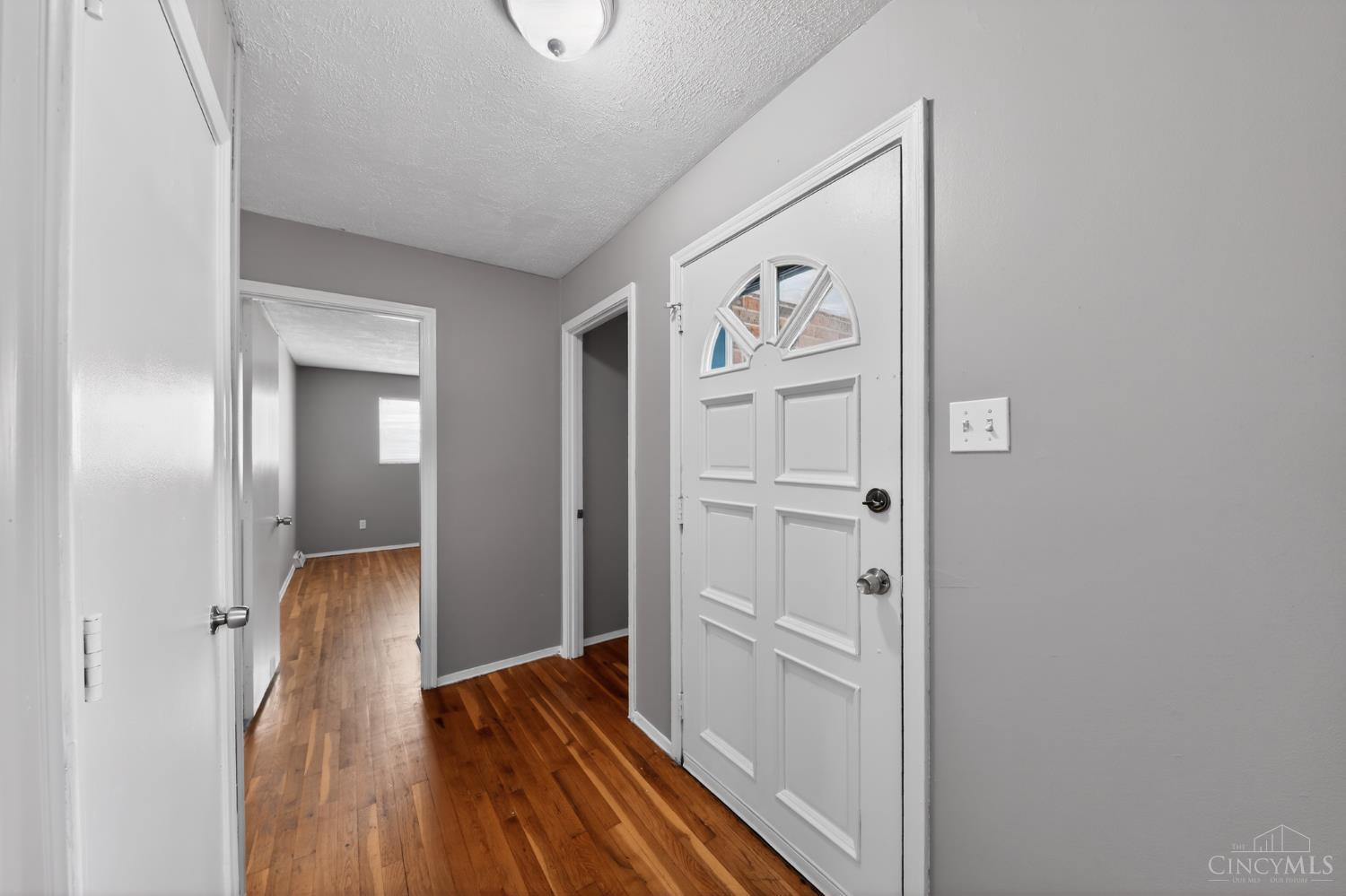 5511 Muddy Creek Road Cincinnati, OH 45238 - Photo 4 of 29