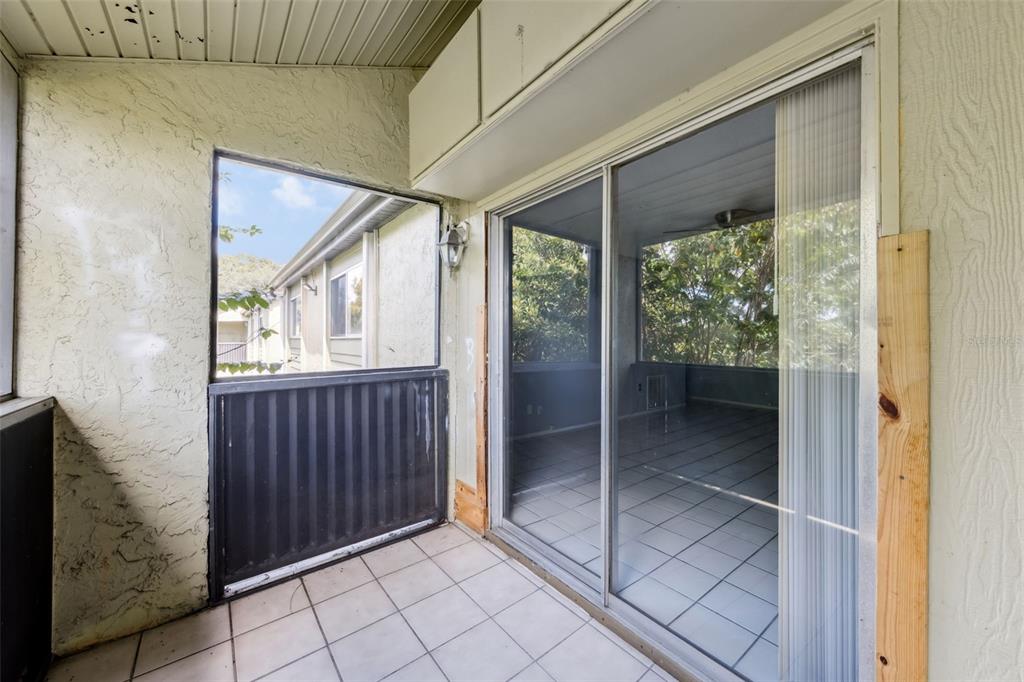 914 Lake Destiny Road, Unit G Altamonte Springs, FL 32714 - Photo 17 of 30 a view of an entryway