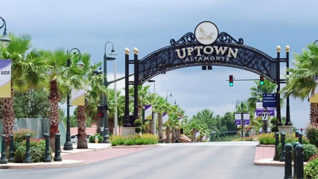 914 Lake Destiny Road, Unit G Altamonte Springs, FL 32714 - Photo 30 of 30 a front view of a house with plants