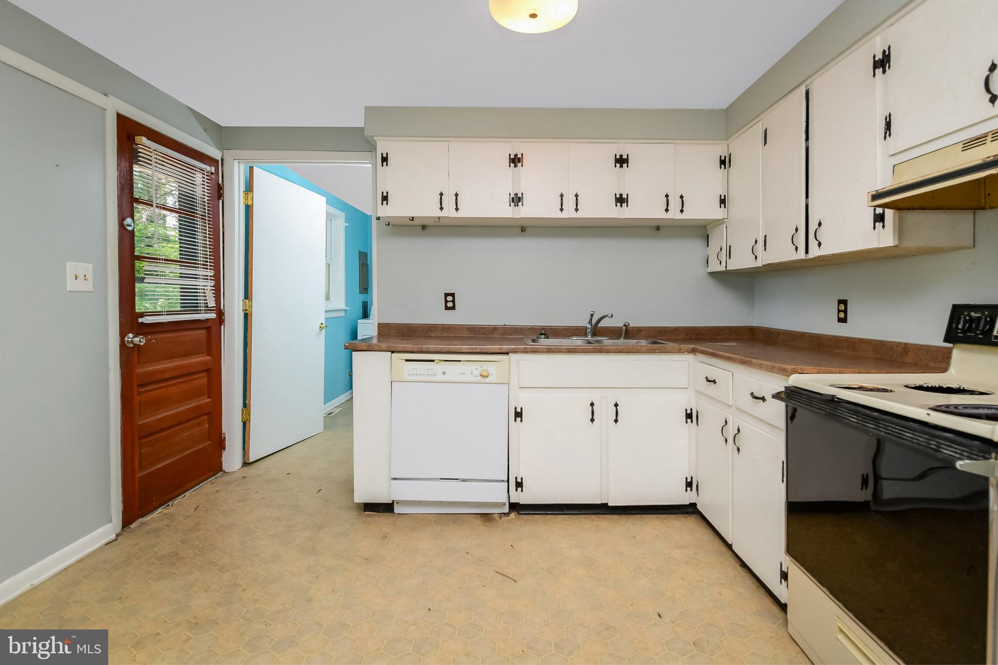 7290 Division Street Willards, MD 21874 - Photo 7 of 28 Kitchen