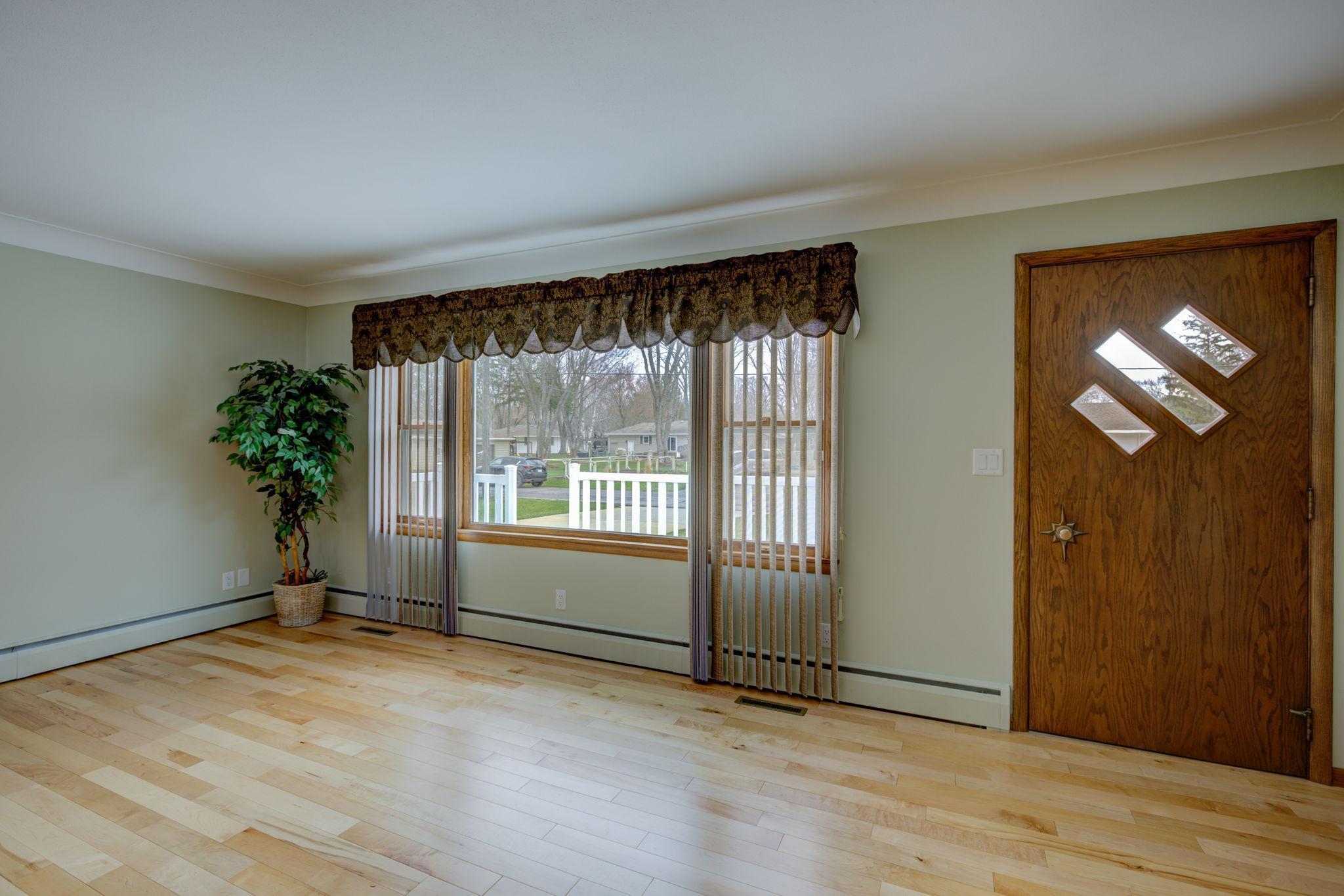 3621 Greenway Road St. Cloud, MN 56301 - Photo 5 of 24