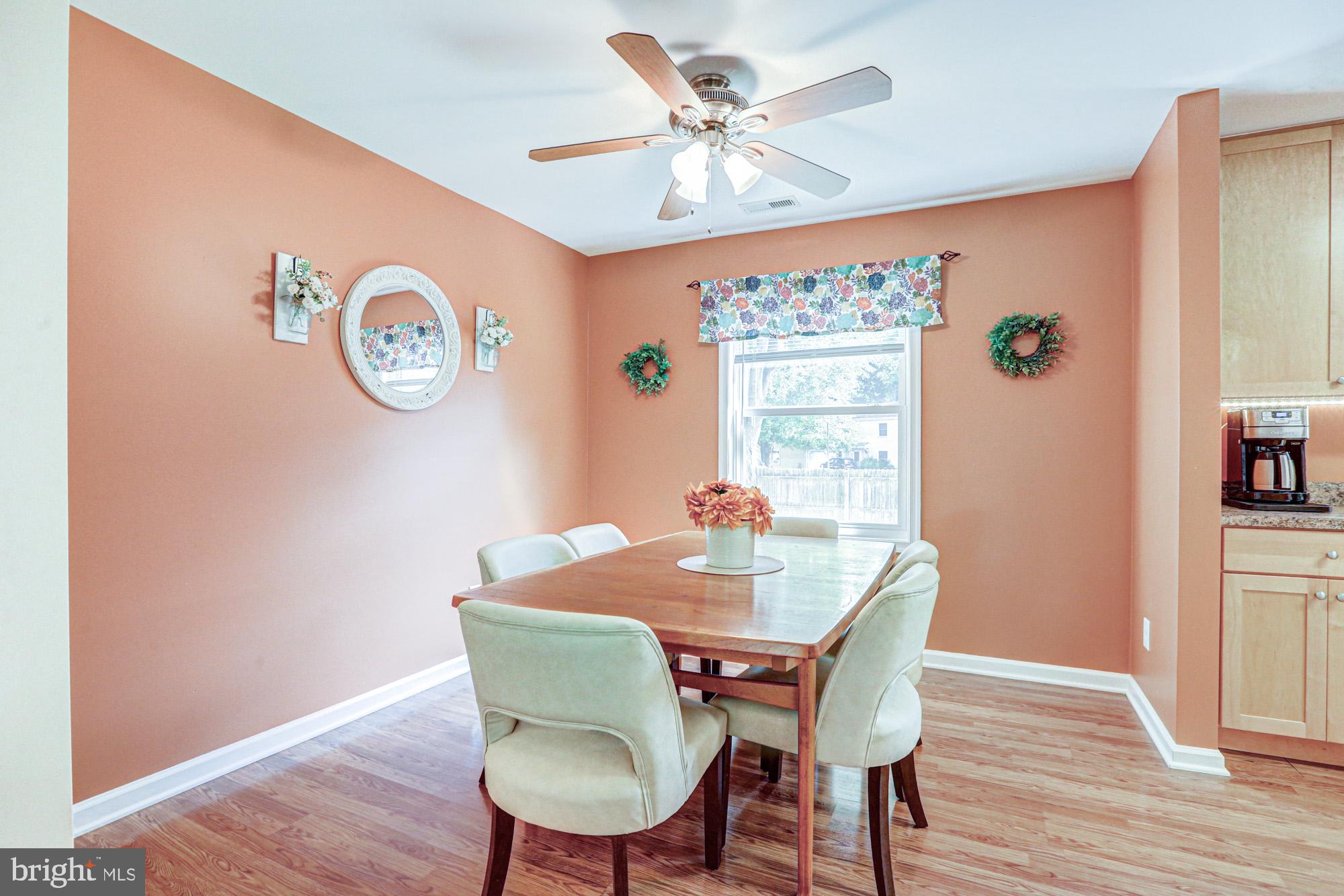 6 3 Rivers Drive Newark, DE 19702 - Photo 21 of 63 Charming dining space with warm hues.