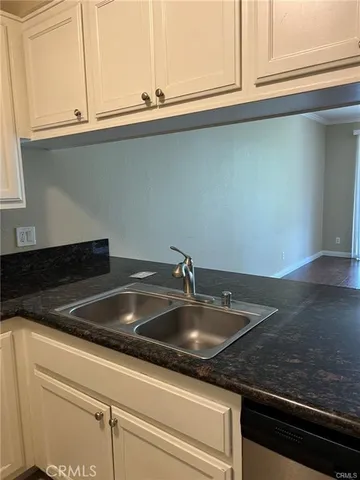 a close view of sink and tap