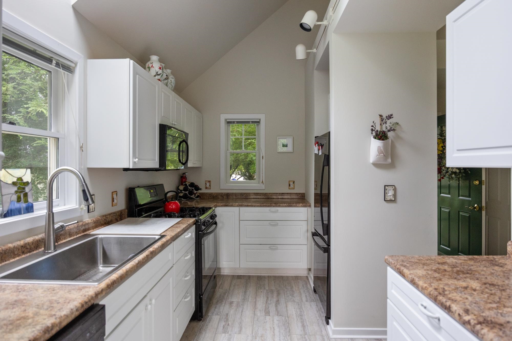 17 Eastman Farm Road Burlington, VT 05408 - Photo 8 of 51