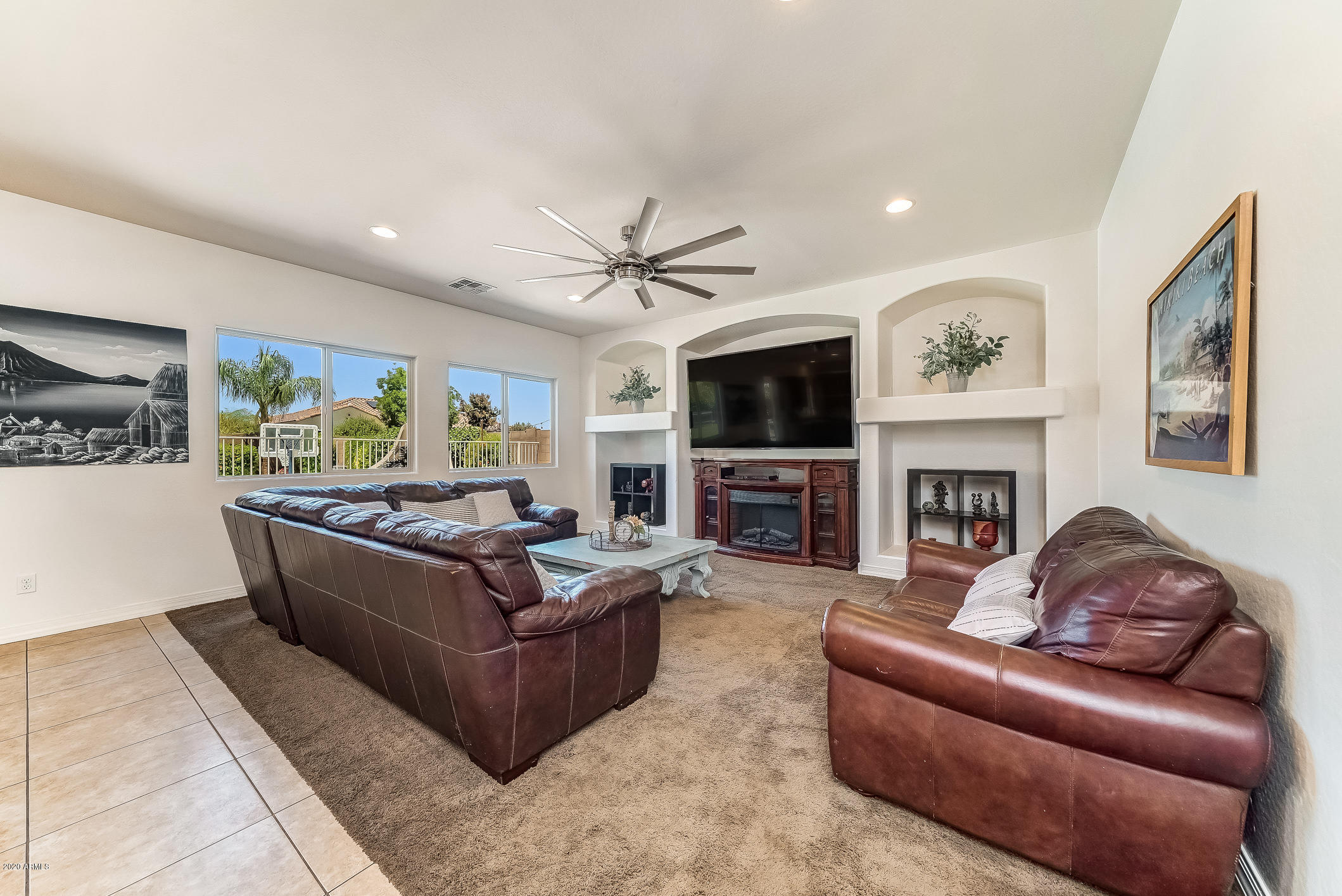 3060 East Warbler Road Gilbert, AZ 85297 - Photo 21 of 59 121-GreatRoom_1
